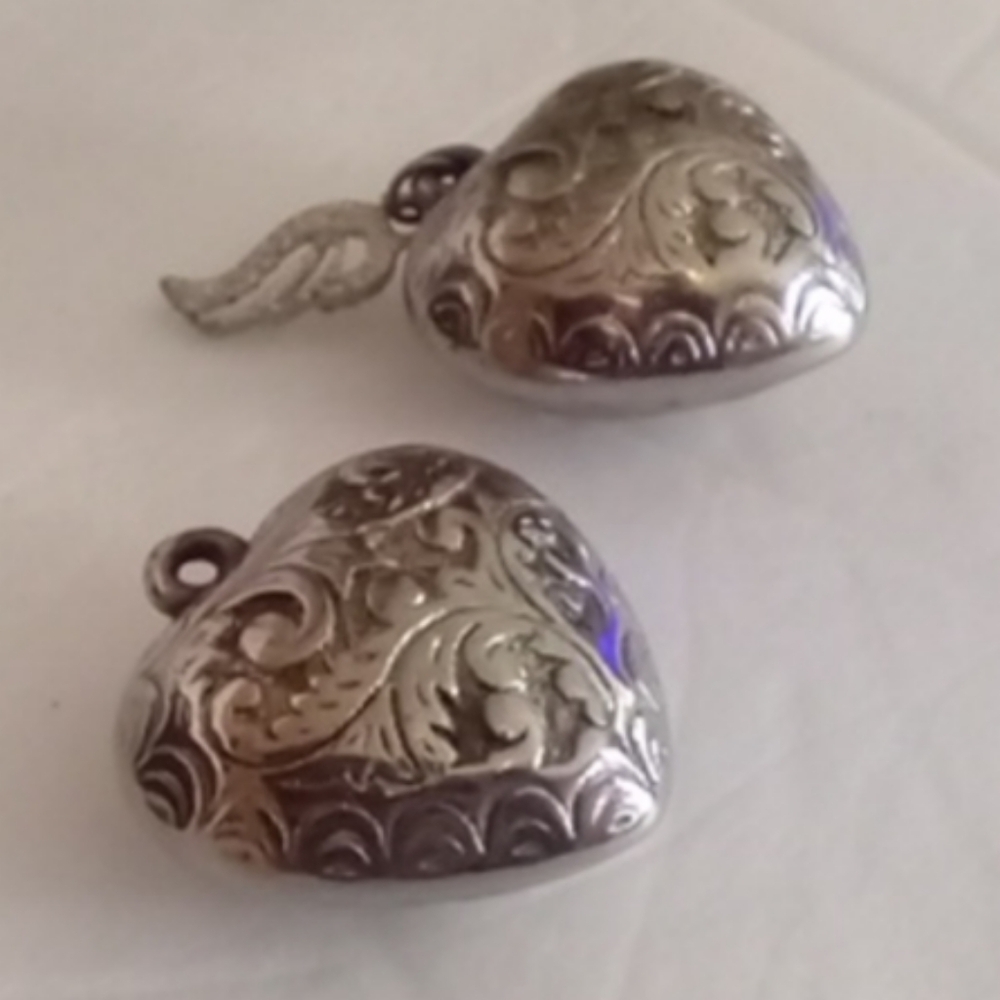 Vintage puffed etched heart silver pendent retro classic love charms
